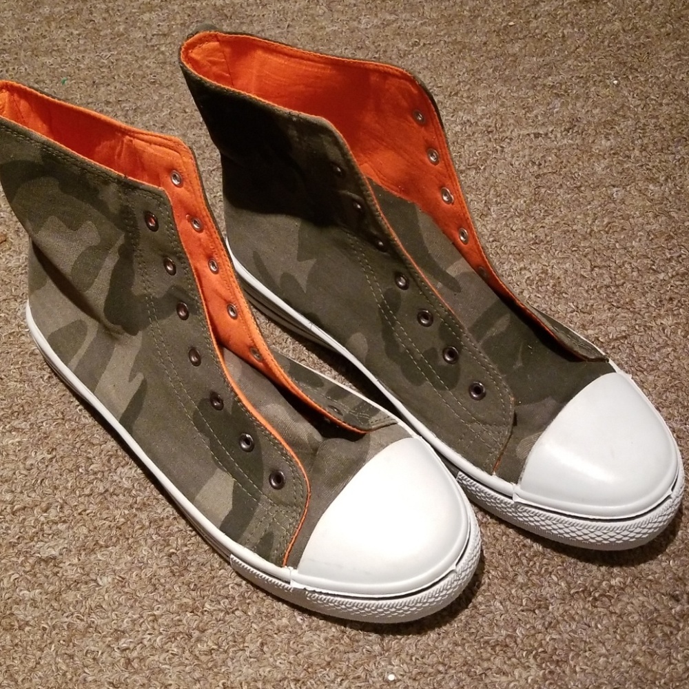 Casual Tennis Shoe